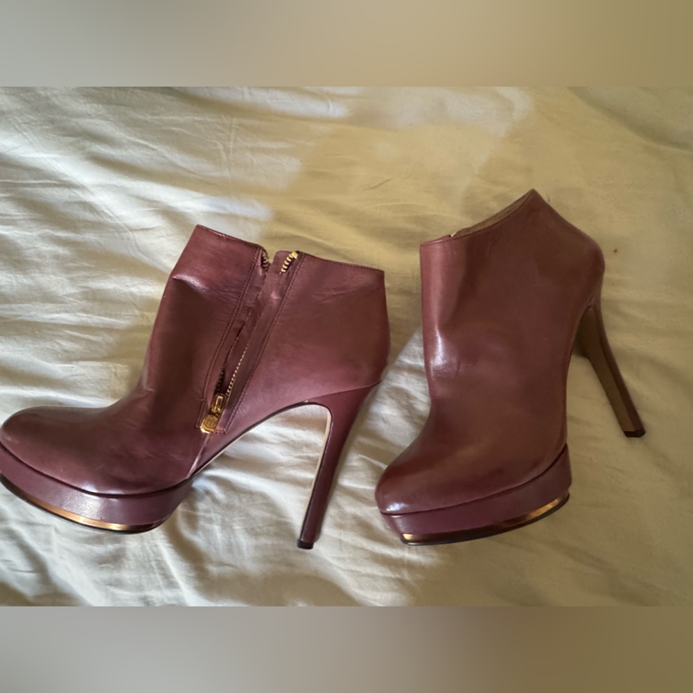 Short high heel boots